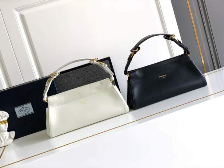 Picture of Prada Handbags _SKUfw225970041fw